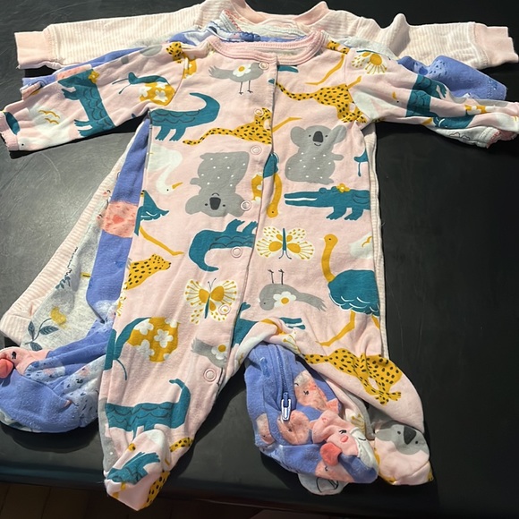 Carters 3mo onesies - Picture 4 of 11